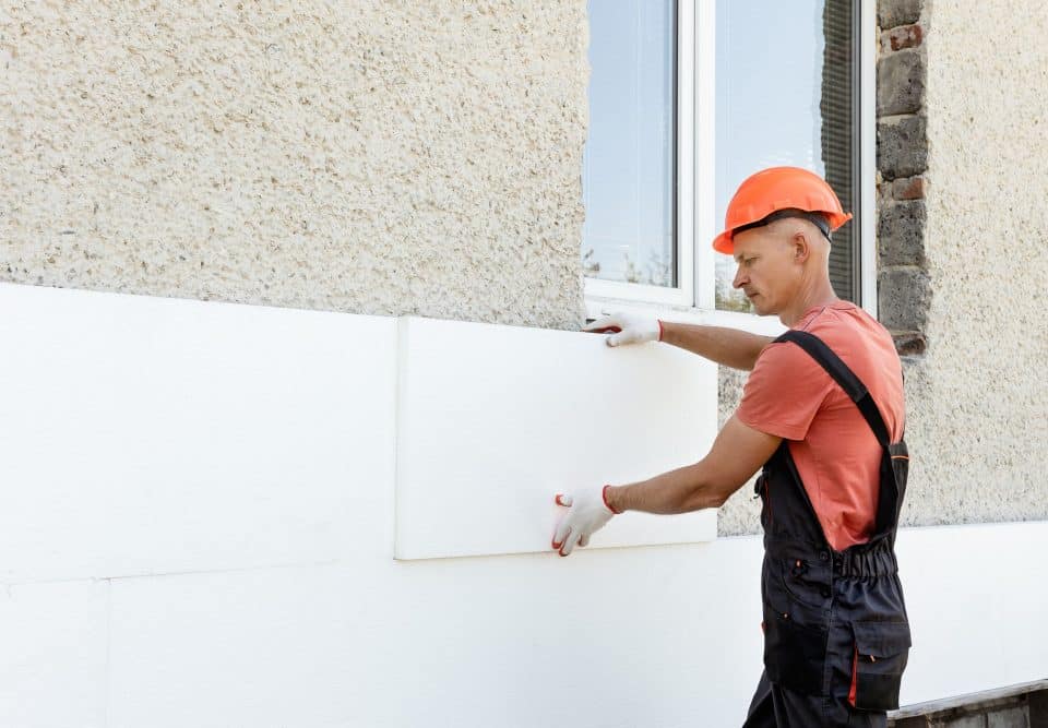 Comment rénover une façade en crépi